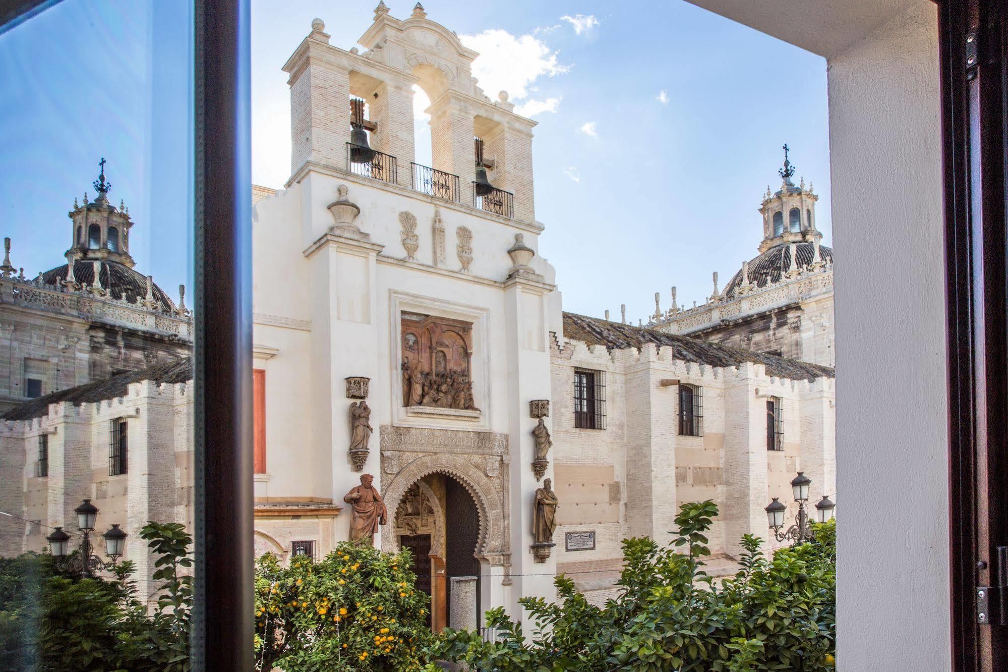 Puerta Catedral Apartments Sevilla Eksteriør billede